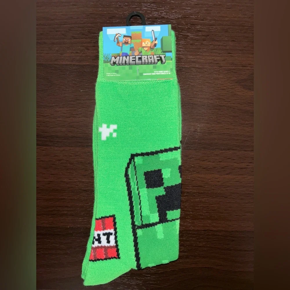 MINECRAFT NOVELTY CREW SOCKS NWT MEN’S SHOE SIZE 6-12